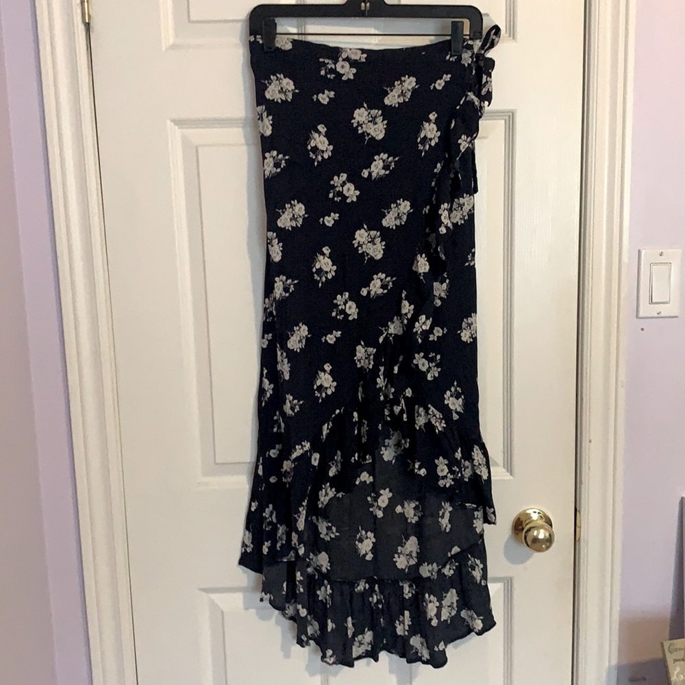 💜 2/25 High Low Floral Maxi Skirt